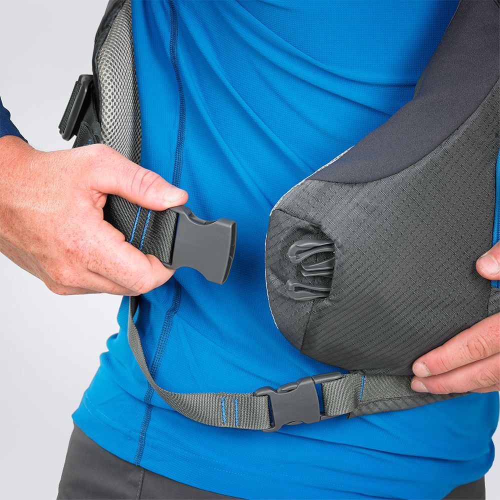 Palm Riff Whitewater Buoyancy Aid jet grey zoom on side buckle